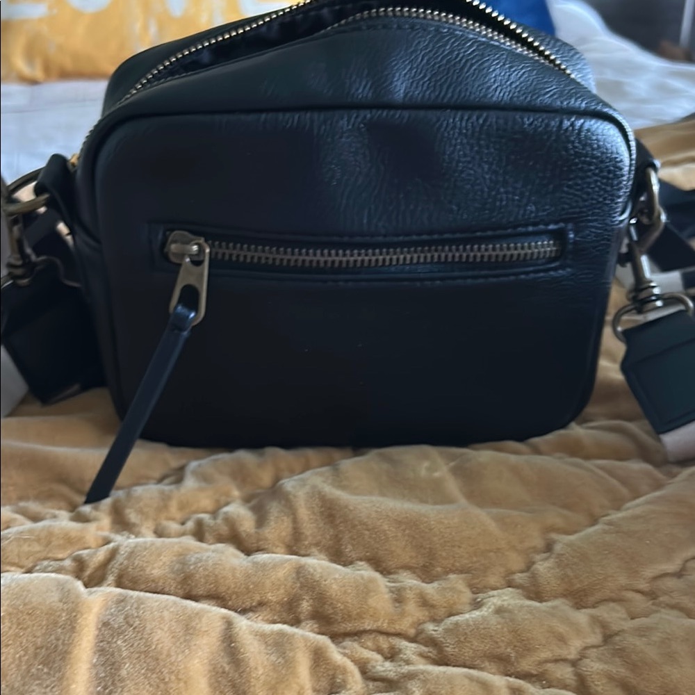 Universal Thread Black Shoulder Bag Compact Design